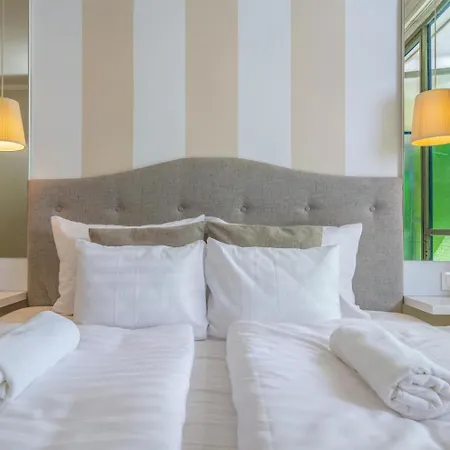 ヴェーヌス ホテル 3*